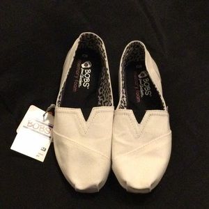 White Bob’s by Skechers Memory Foam Slip-on Flats. White, Size 7.5